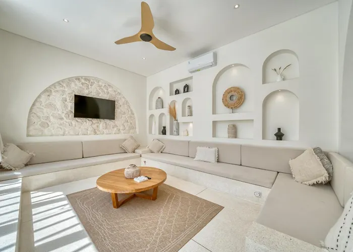 Valli - 6br Estate 2 Pools And Sauna - Bingin