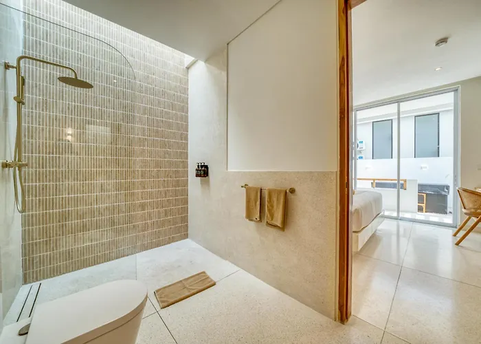 Valli - 6br Estate 2 Pools And Sauna - Bingin * Uluwatu